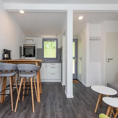 Woodland Bungalow, Cleaning Included 펜션