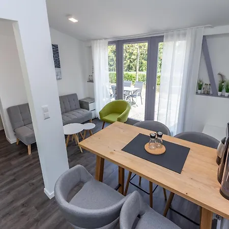 Woodland Bungalow, Cleaning Included 펜션 Waxweiler